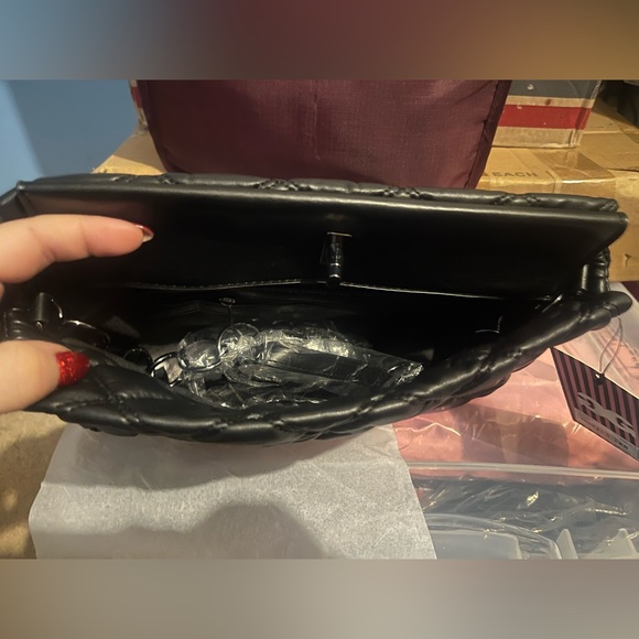 Black Quilted Women's Bag - Picture 10 of 13